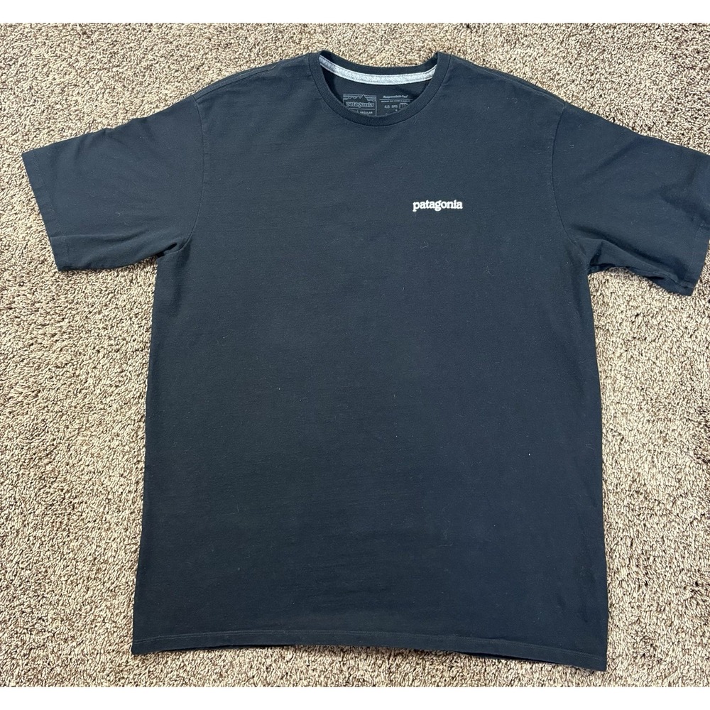 Patagonia P-6 Logo Responsibili-Tee Men's Medium Black Graphic T-Shirt